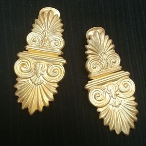 Gold vintage clip on earrings